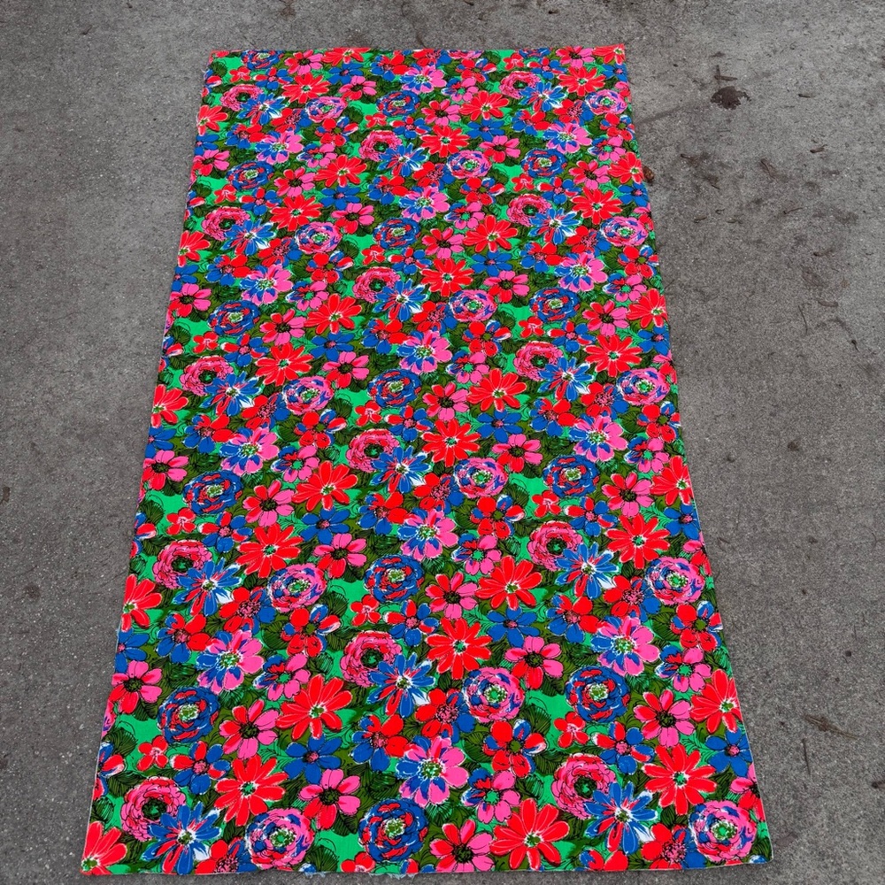 Vintage Quilt Groovy Fluorescent Flowers 
Vibrant Floral Patterned Blanket
